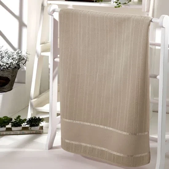 Toalha de Banho Velour para Bordar Bella Liso - Bege