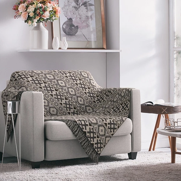 Manta para Sofá Jacquard Casa Blanca 2,10m X 1,40m Adomes