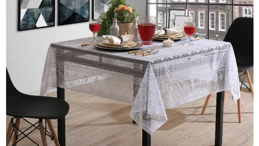 TOALHA DE MESA RETANGULAR 1,50X2,20 RENDA