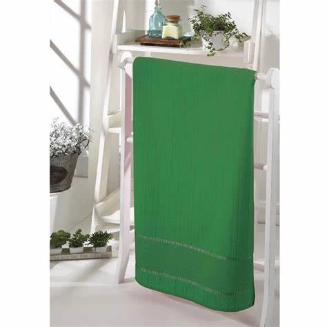 Toalha de Banho Velour para Bordar Bella Liso - Verde Escuro